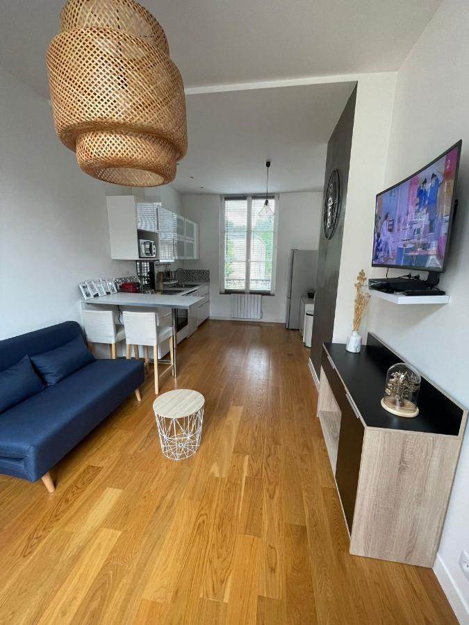 Le Logis Des Remparts - Hyper Centre Apartment Compiegne Exterior photo